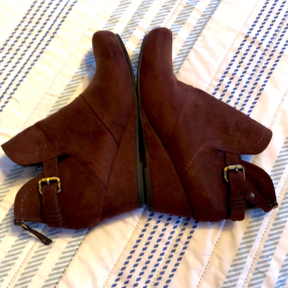 Brown wedge boots